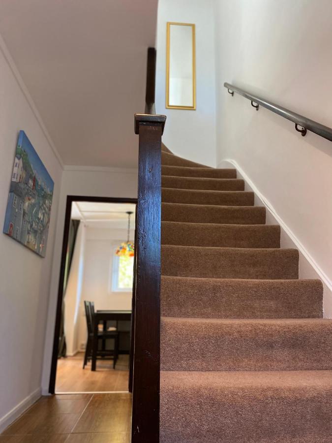 Beautiful 2 Bedroom & Balcony Flat In Apartment London