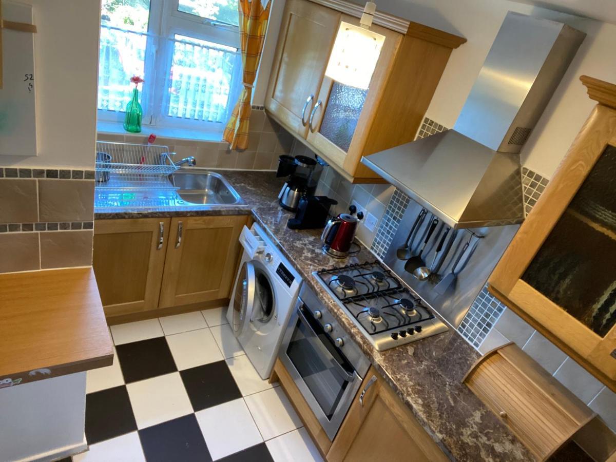 Apartment Beautiful 2 Bedroom & Balcony Flat In *